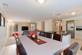 Large family getaway, Torquay